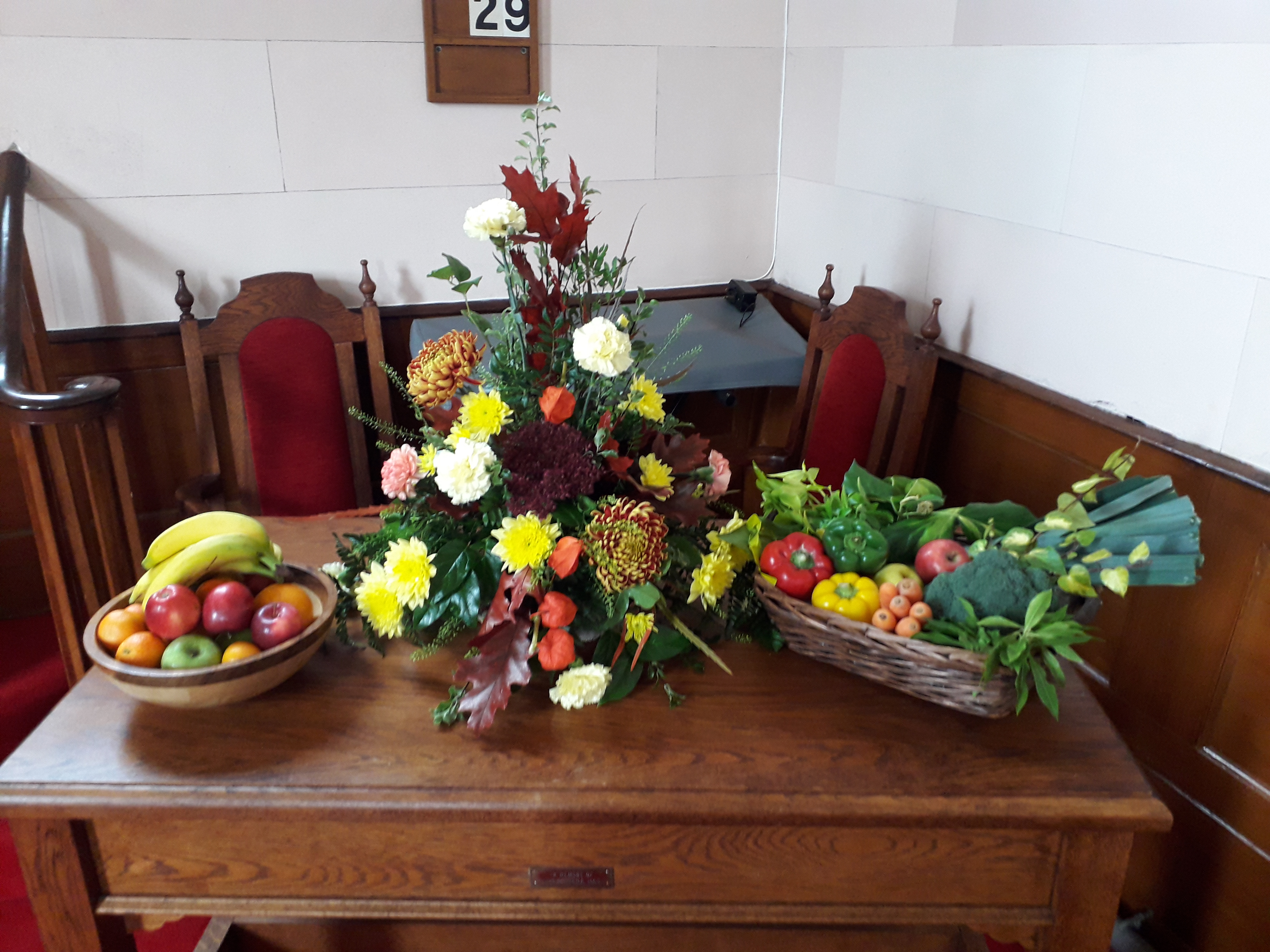Clough Harvest table